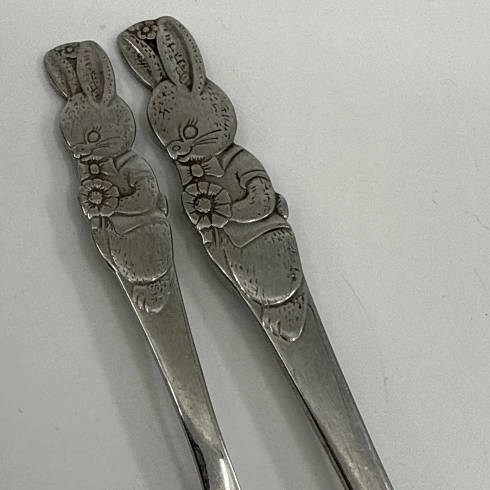 2‎ Oneida Community Stainless Baby Bunny Rabbit Spoon 4